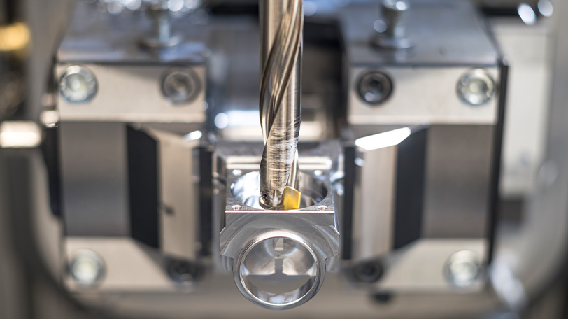 Cutting insert drilling system Cutting insert drill during the machining of a workpiece