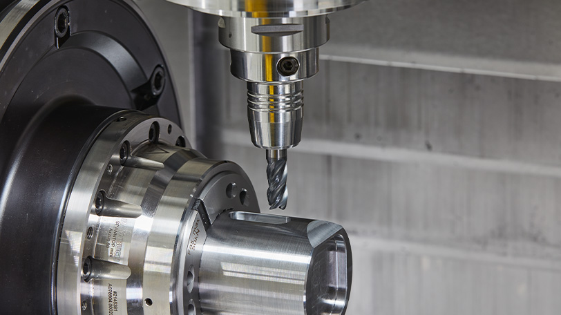 Solid carbide end mill in the machine